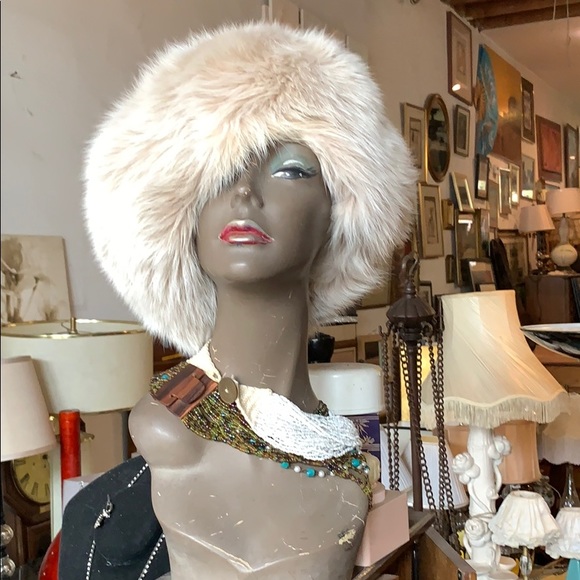 Fox Fur hat - Picture 6 of 6